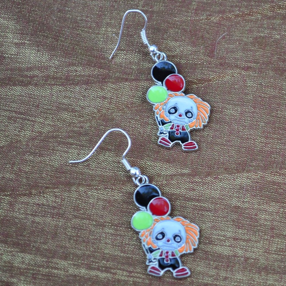 3 for $50 horror movie monster enamel pierced earrings Pennywise clown IT (5030)